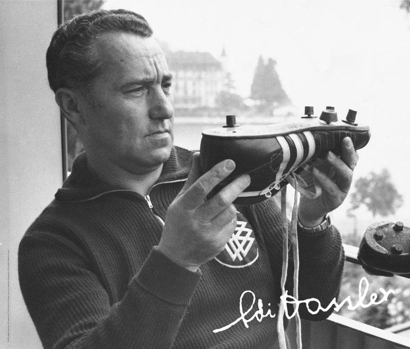 Блог mudder - 800px-Adi_Dassler,_his_trainers_shoes_and_autograph.jpg