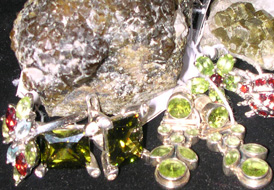 Хризолит - crizolit-prirod1.jpg
