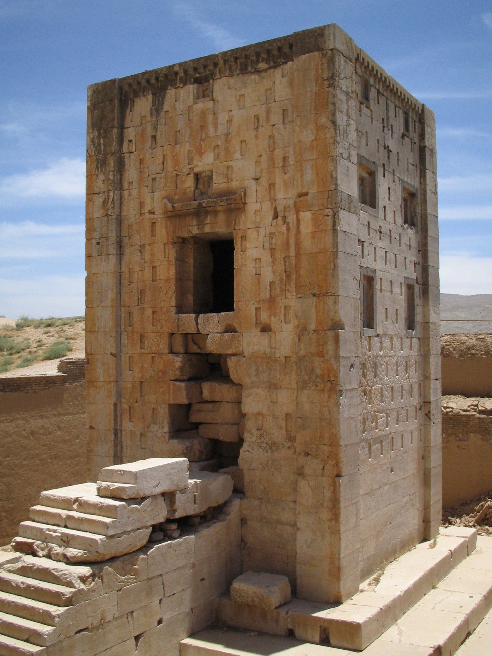 Блог mudder - Tour_nagsh-e-rostam_iran.jpg