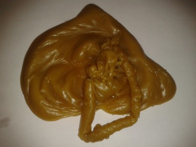 вторая, видно спина голова и рука закинута назад