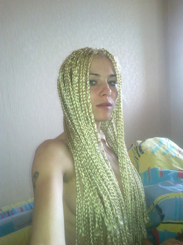 пропала девушка  - y_ZlIvm37eE.jpg