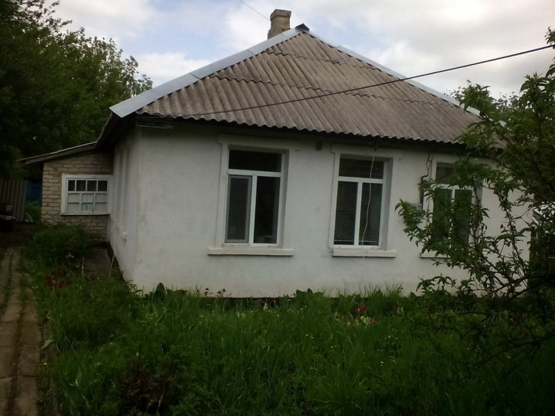 Простенький домик