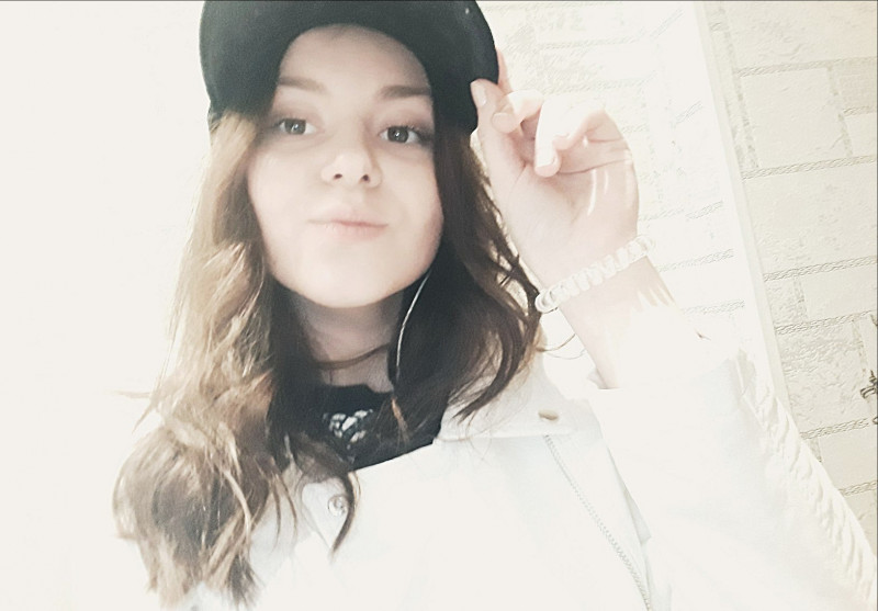 Посмотрите пожалуйста есть ли негатив на мне и моей подруге. - nvywLoyd3x0-1.jpg