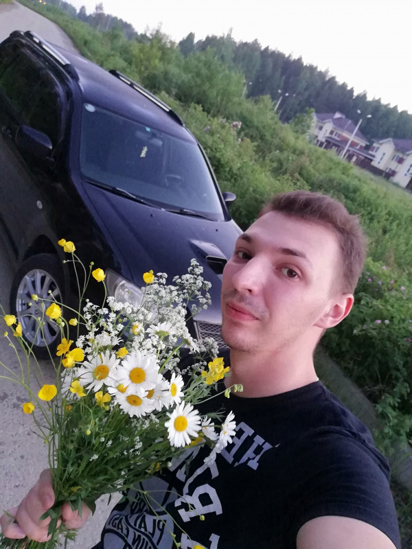 Посмотрите пожалуйста есть ли негатив на мне и моей подруге. - rfWhONSNzzI.jpg