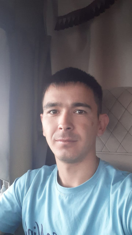 Его зовут Алмас, 19.02.1990.