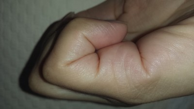 Ето правая рука ! Што миня ждот в браке? Можете памоч.